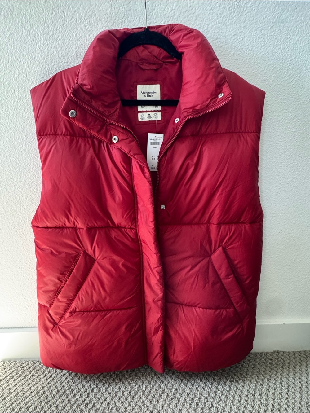 NWT Abercrombie & Fitch oversized-fit quilted puffer vest high collar